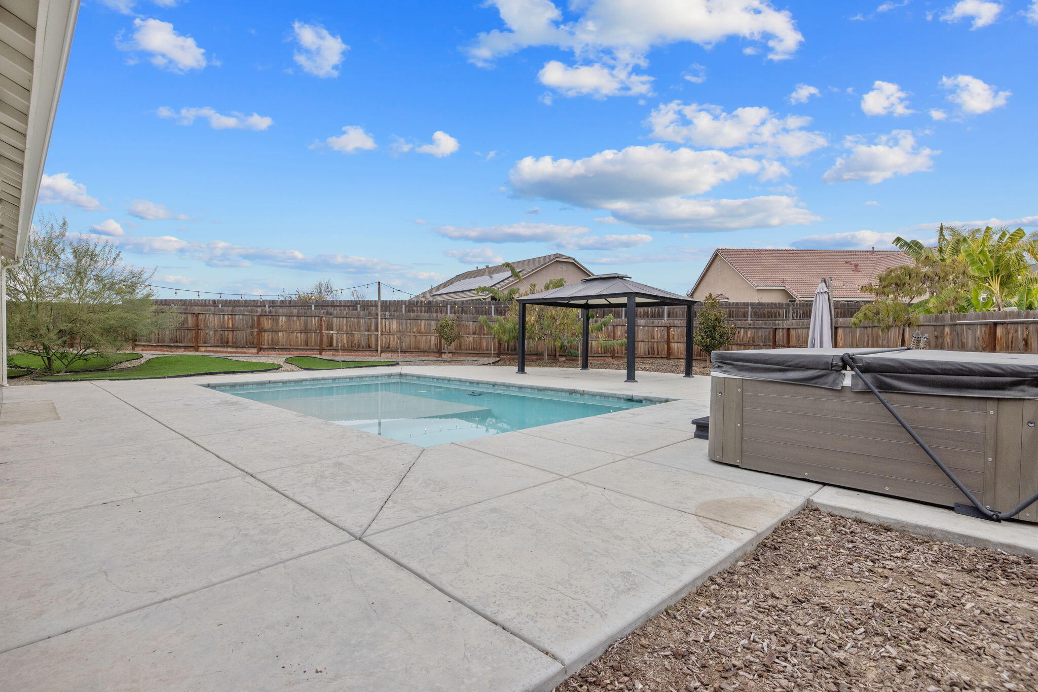 801 Howard St, Kingsburg, CA 93631