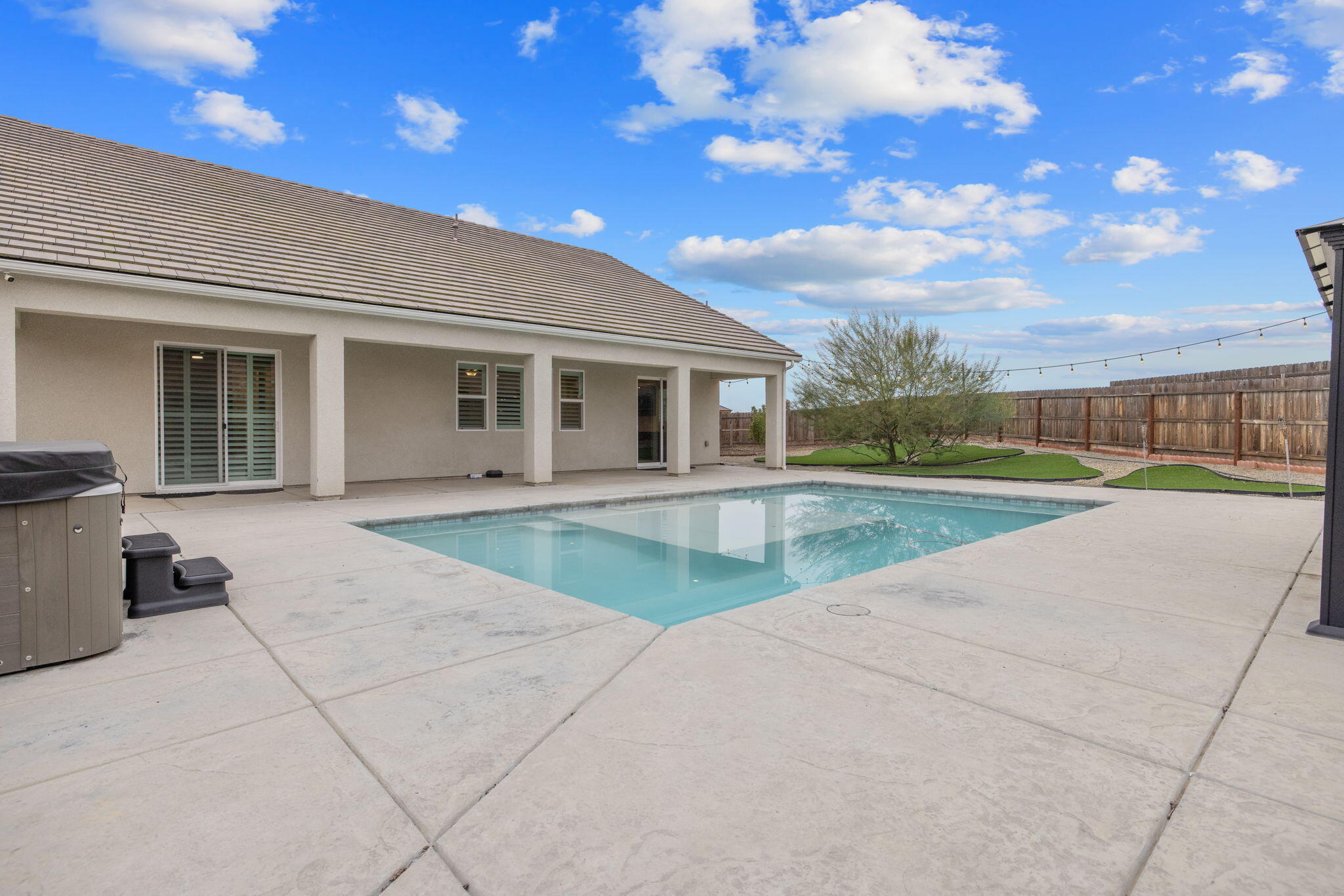 801 Howard St, Kingsburg, CA 93631