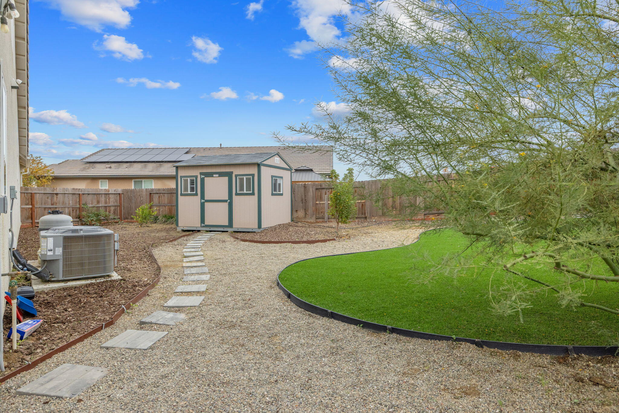 801 Howard St, Kingsburg, CA 93631