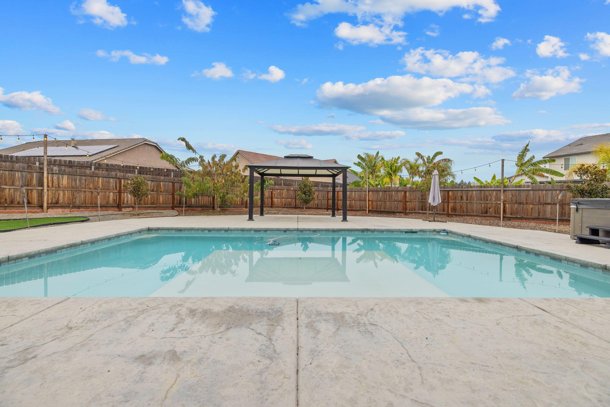 801 Howard St, Kingsburg, CA 93631