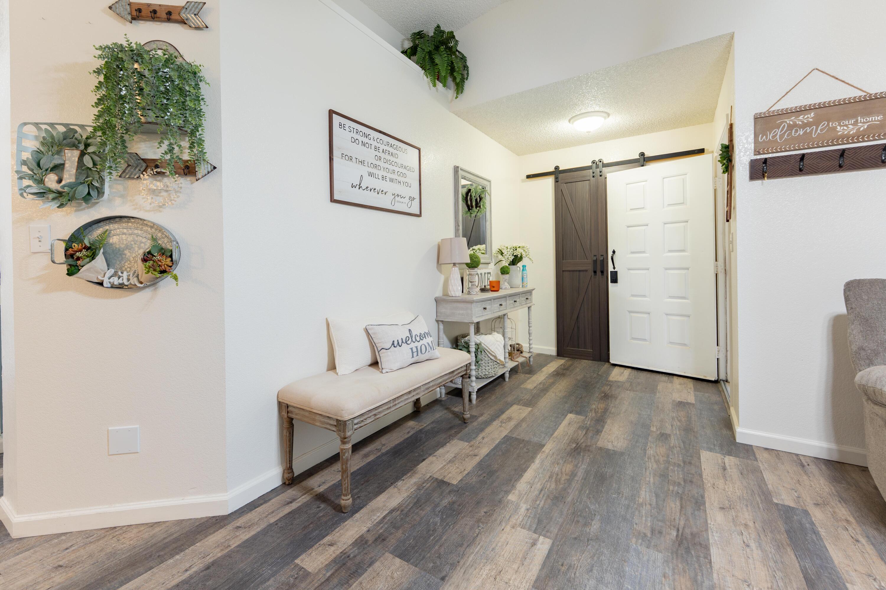 1061 11th Ave, Kingsburg, CA 93631