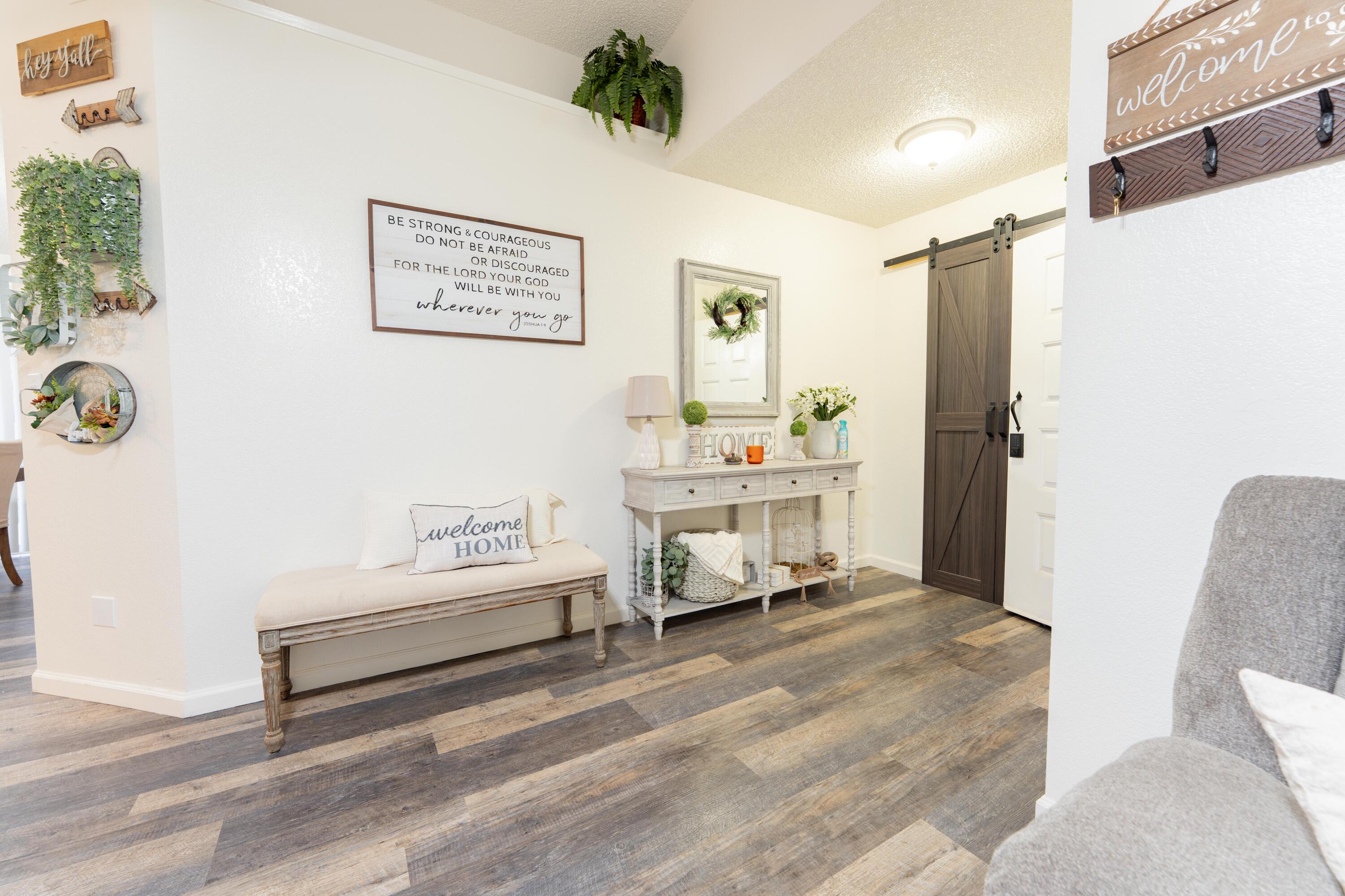 1061 11th Ave, Kingsburg, CA 93631