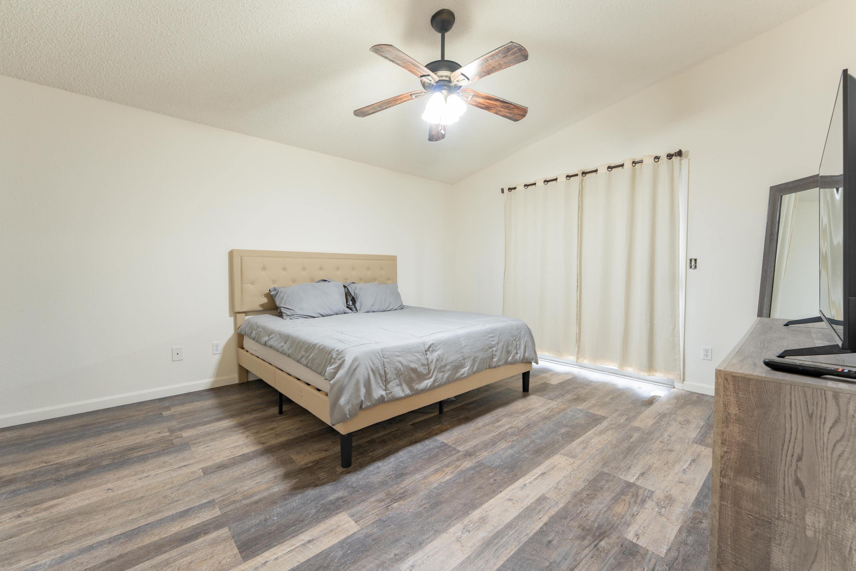 1061 11th Ave, Kingsburg, CA 93631