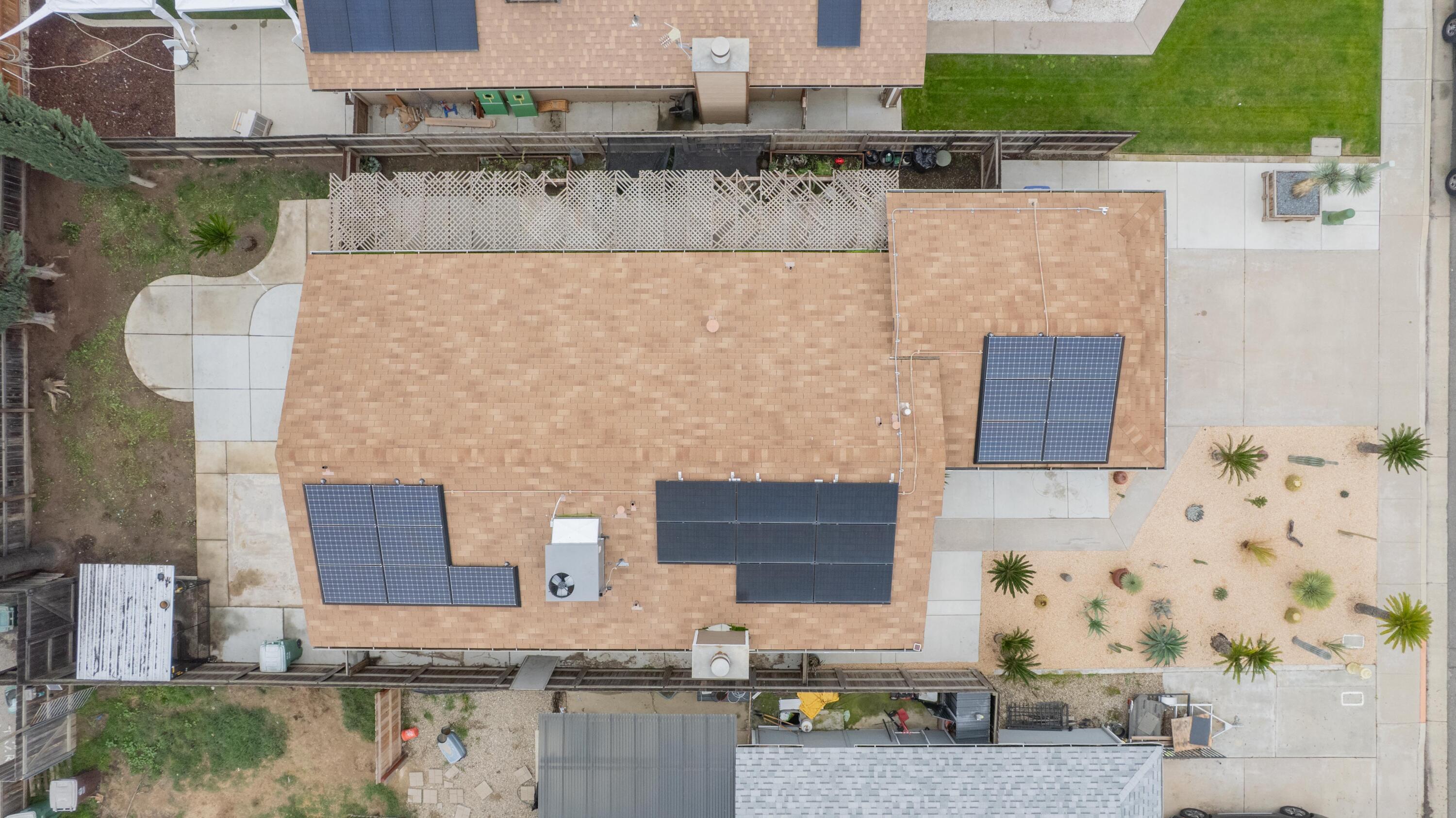 1061 11th Ave, Kingsburg, CA 93631